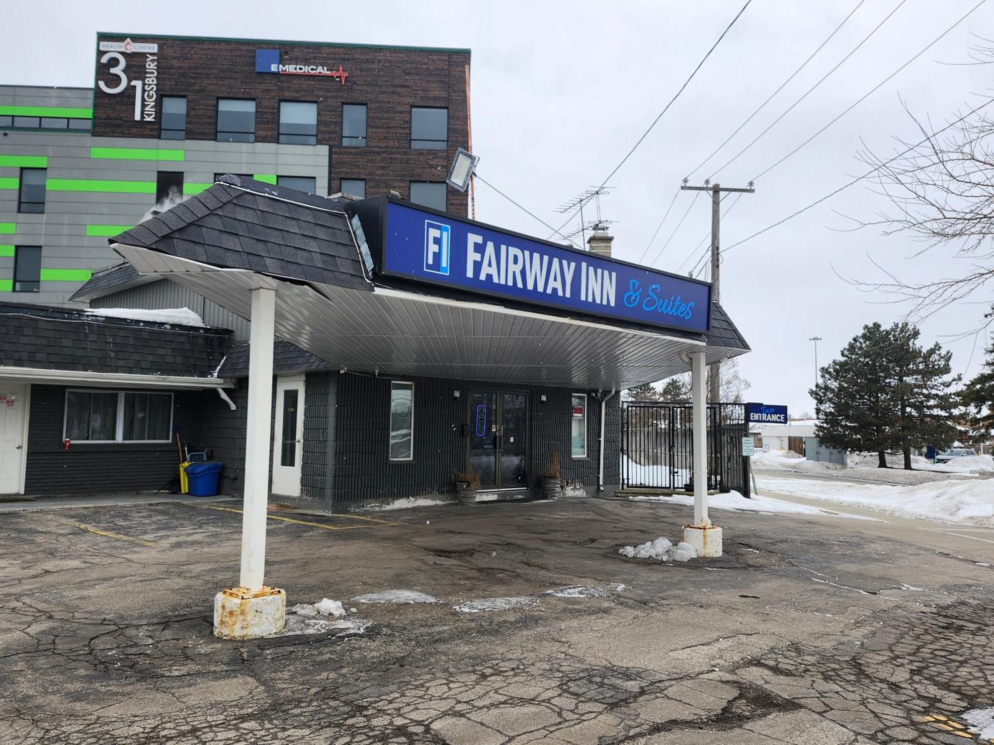 Fairway Inn & Suites Kitchener Ngoại thất bức ảnh